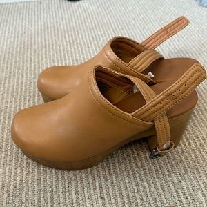 Memory foam clogs